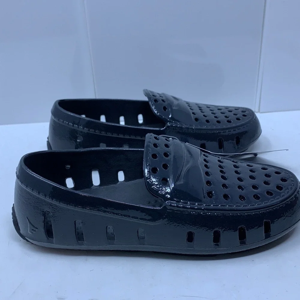 Floafers Kids C12 Black Prodigy Driver Patent Foam Loafers NWT